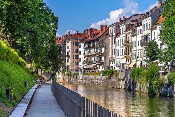 Kombi prevoz putnika Beograd - Ljubljana, FastTravel